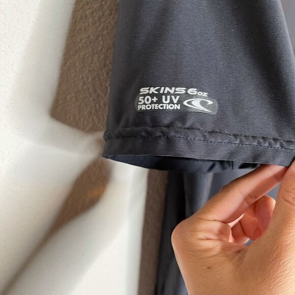 Oneill men’s short sleeve rash guard - Picture 5 of 5